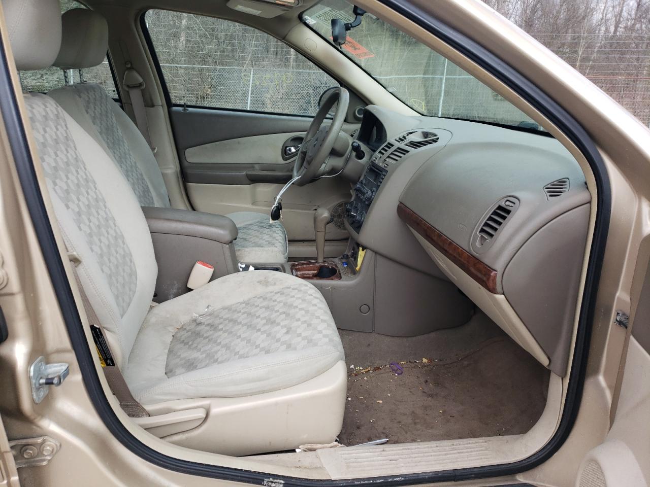 Photo 5 from auction – 2004 CHEVROLET MALIBU MAX with VIN 1G1ZT64844F221324