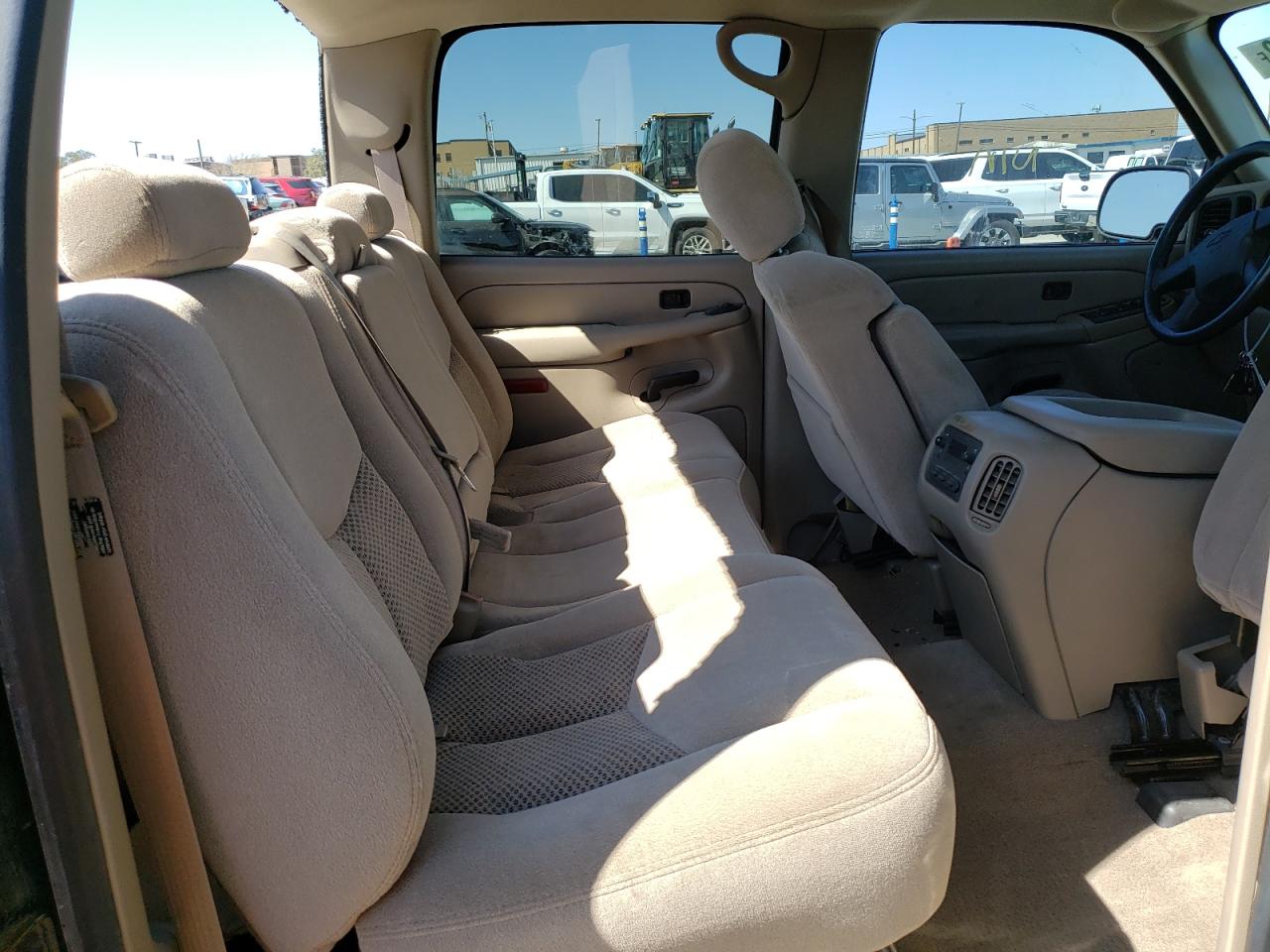 Photo 6 from auction – 2004 CHEVROLET 2500 HD with VIN 1GCHC23U74F106002