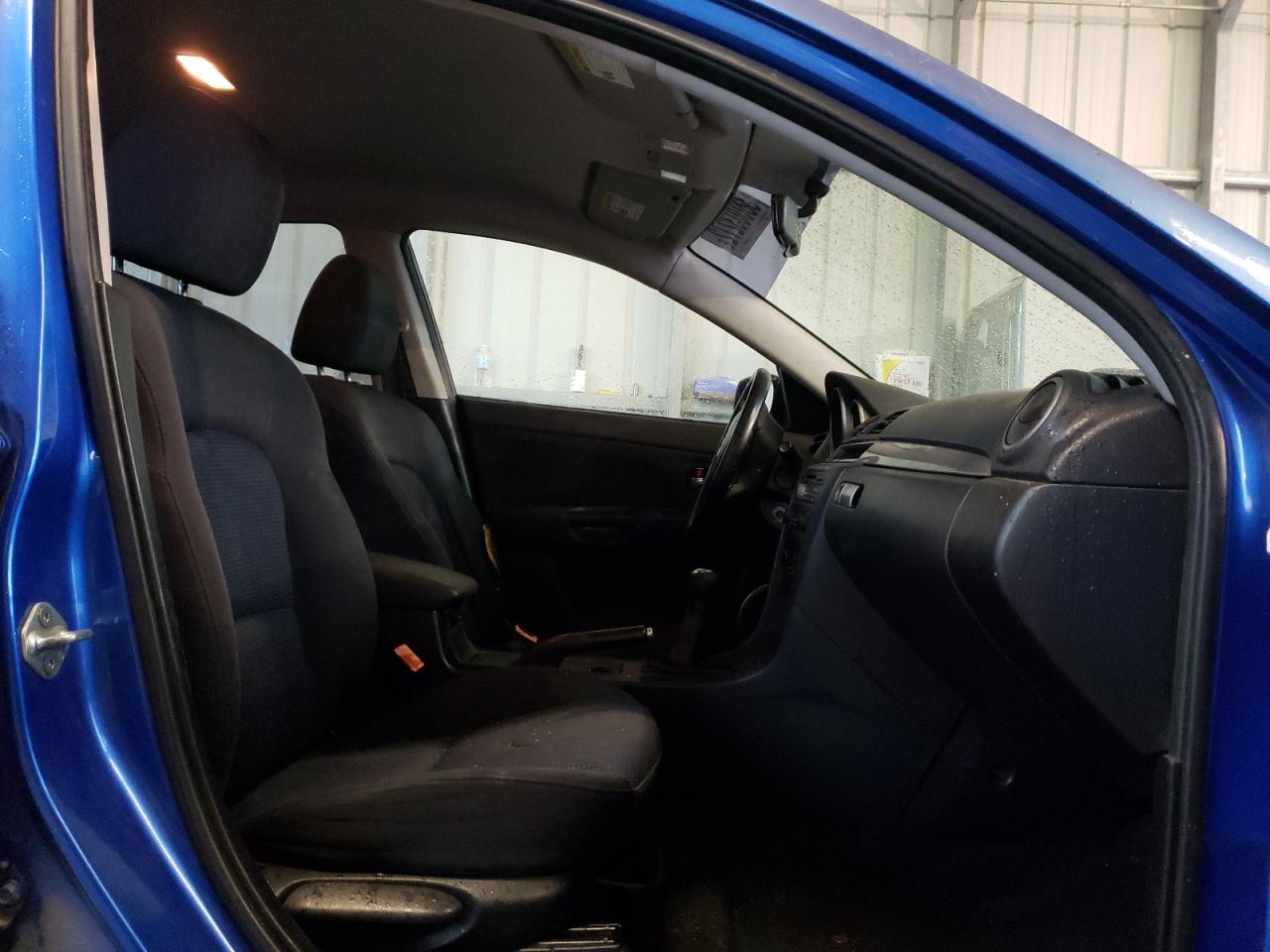 Photo 5 from auction – 2005 MAZDA 3 HATCHBAC with VIN JM1BK143951235544