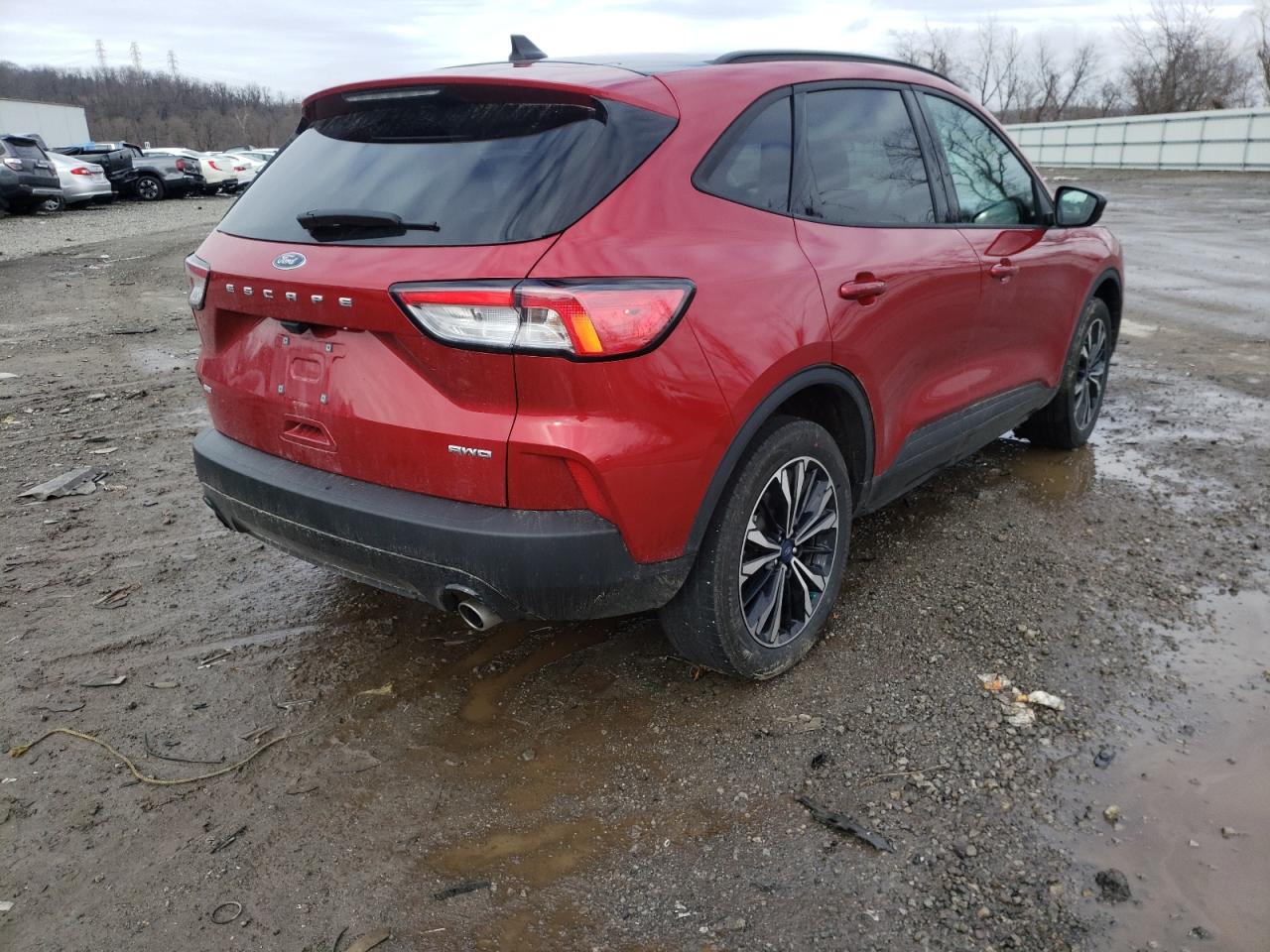 Photo 4 from auction – 2021 FORD ESCAPE SE with VIN 1FMCU9G69MUB09602