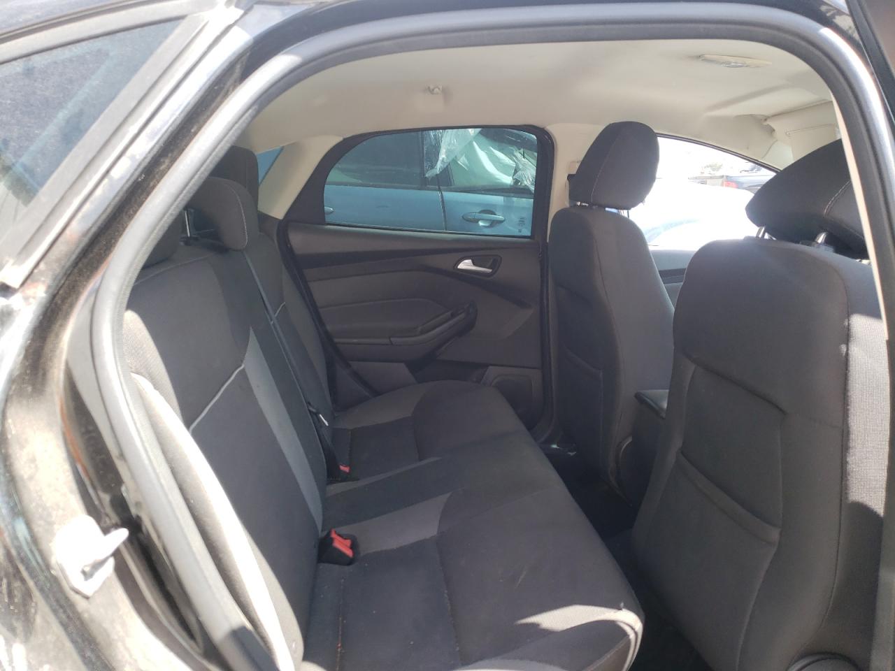 Photo 6 from auction – 2014 FORD FOCUS SE with VIN 1FADP3F29EL159909