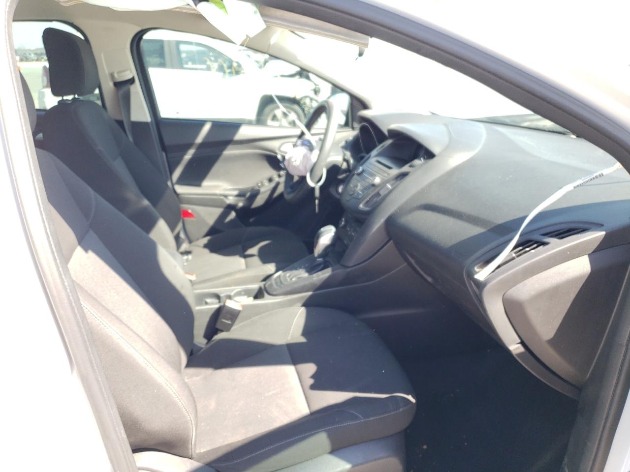 Photo 5 from auction – 2015 FORD FOCUS SE with VIN 1FADP3K25FL315385