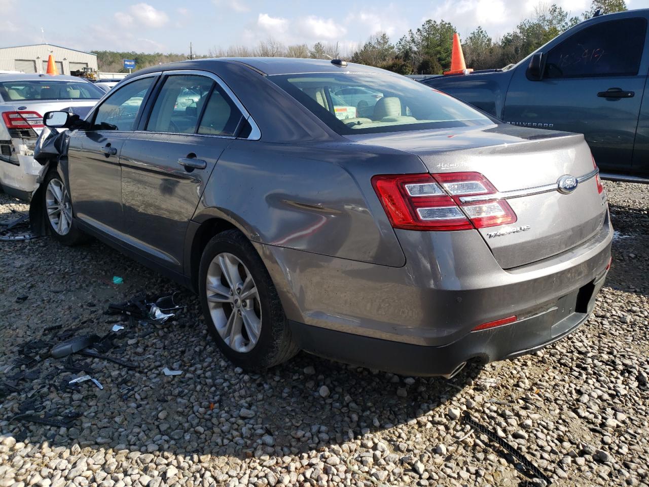 Photo 3 from auction – 2013 FORD TAURUS SEL with VIN 1FAHP2E84DG200732
