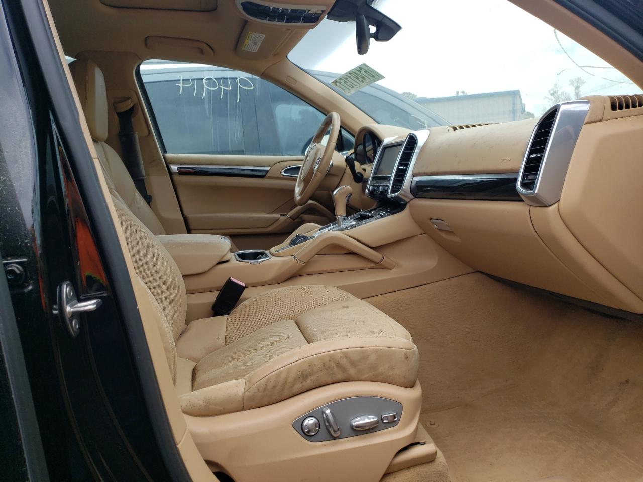Photo 5 from auction – 2011 PORSCHE CAYENNE with VIN WP1AA2A2XBLA09138