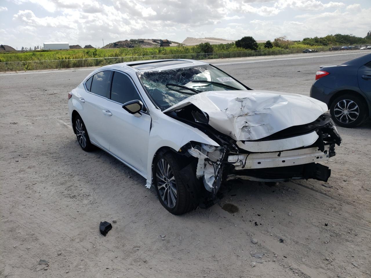 LEXUS ES 350 BAS 2021 with VIN 58ADZ1B15MU104022 - Photo from auction