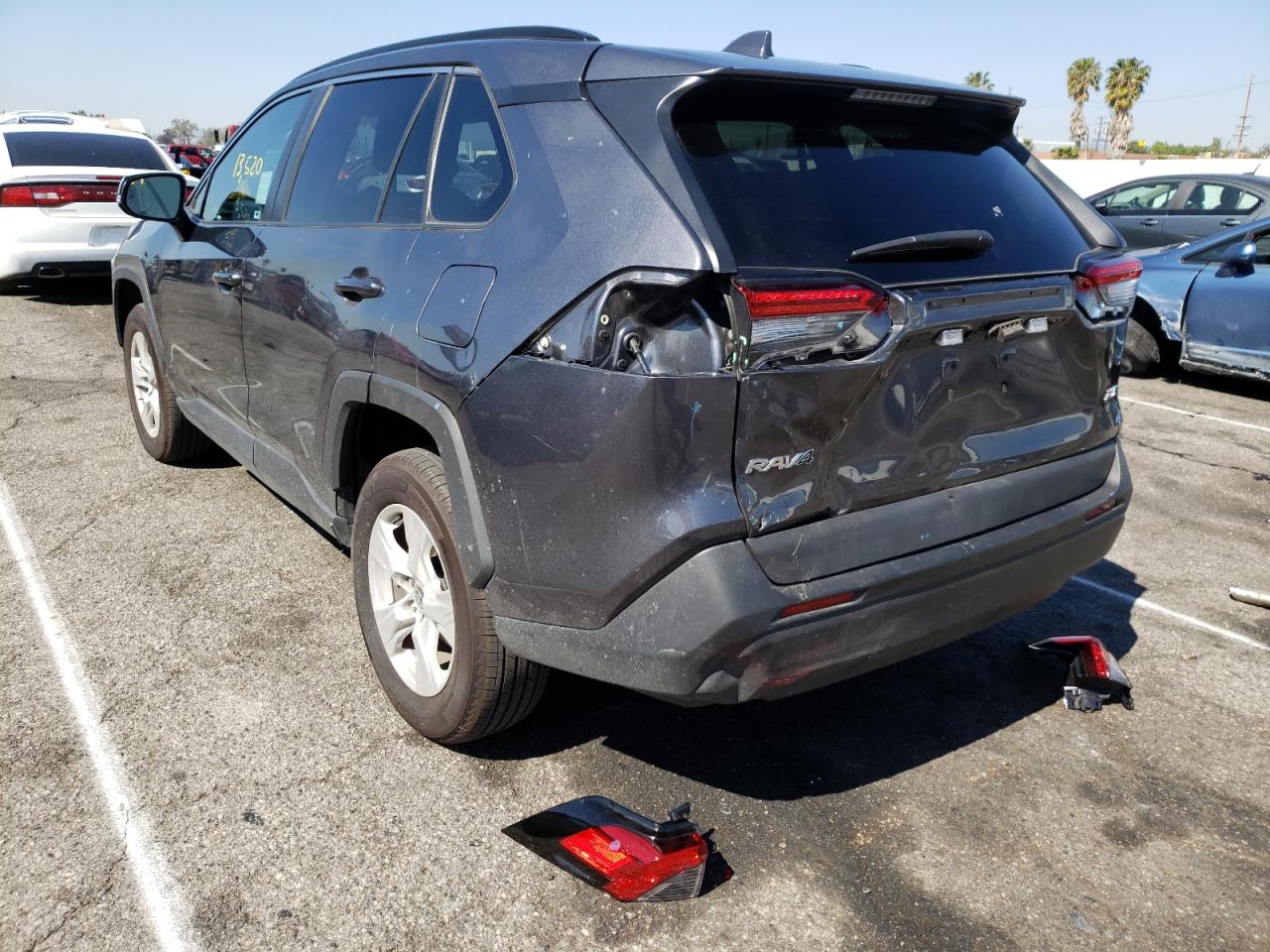 Photo 3 from auction – 2021 TOYOTA RAV4 XLE with VIN 2T3W1RFVXMC111754