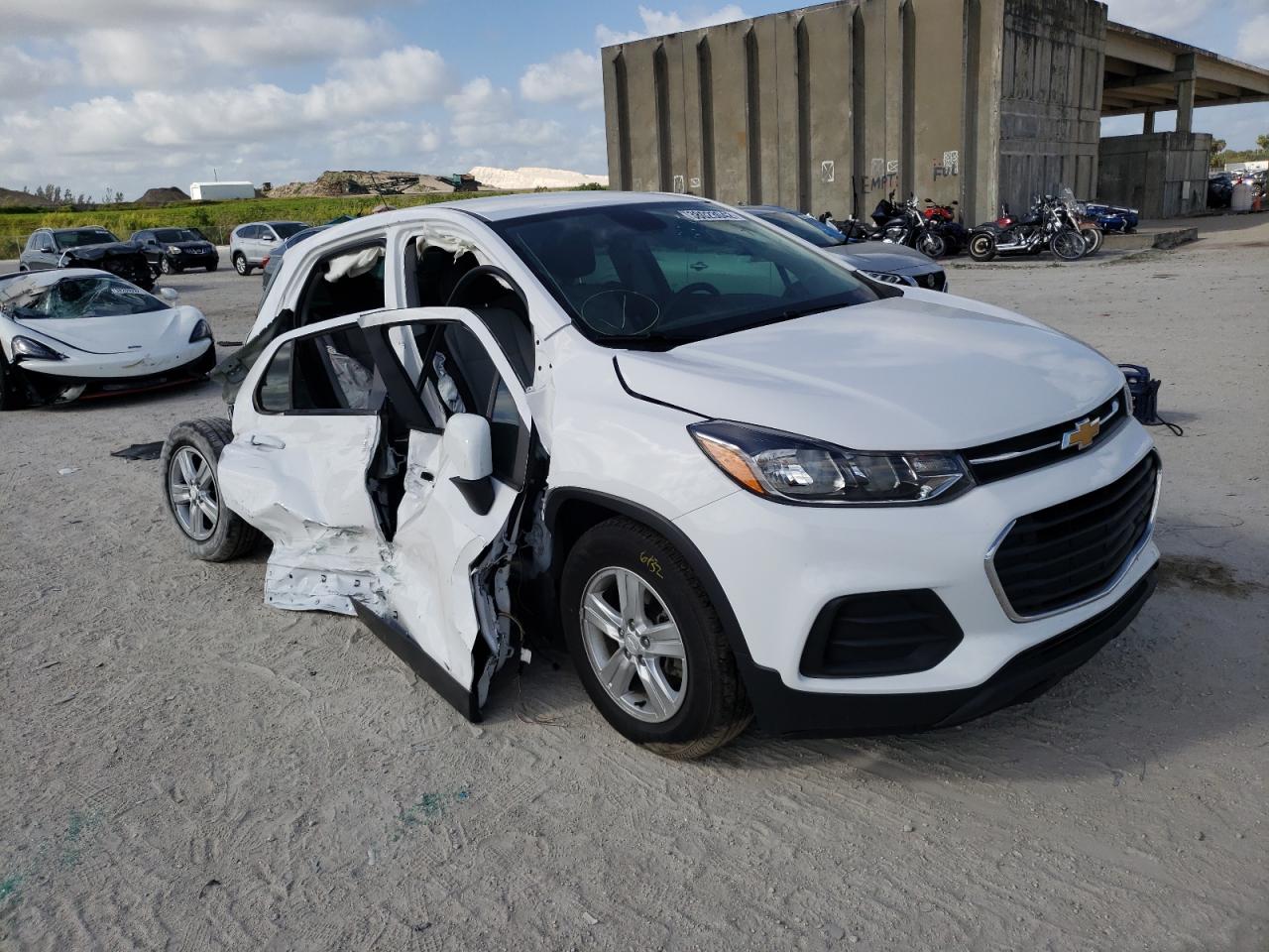 Photo 1 from auction – 2020 CHEVROLET TRAX LS with VIN 3GNCJKSB8LL152532
