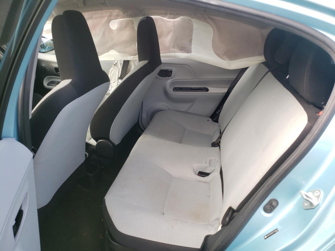 Photo 6 from auction – 2012 TOYOTA PRIUS C with VIN JTDKDTB36C1010620