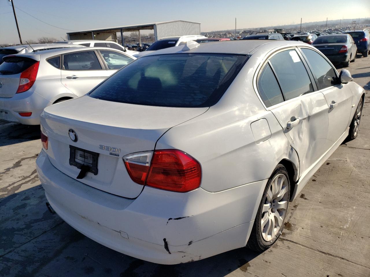 Photo 4 from auction – 2006 BMW 330 I with VIN WBAVB33566PS19356