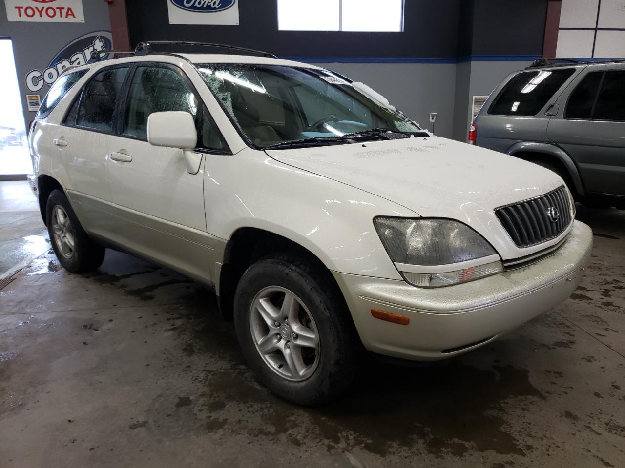 LEXUS RX 300 1999 with VIN JT6HF10U1X0082946 - Photo from auction