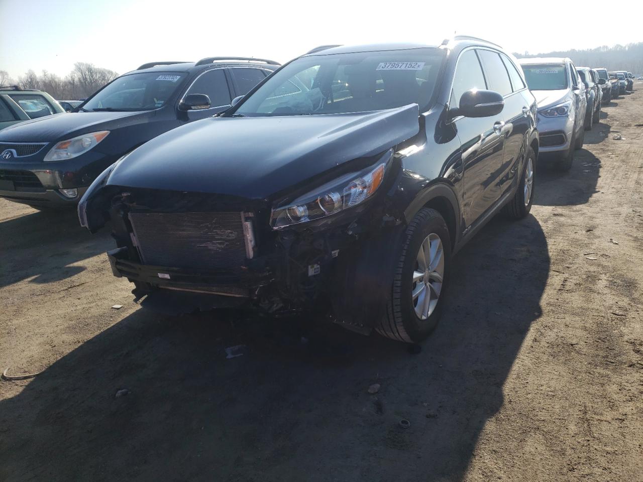 Photo 2 from auction – 2018 KIA SORENTO LX with VIN 5XYPGDA52JG429535
