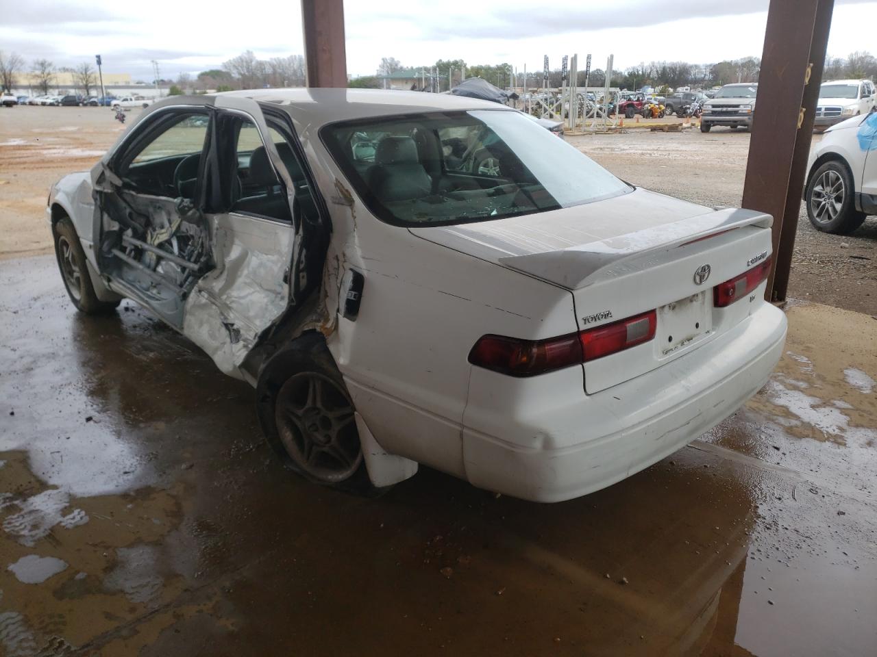 Photo 3 from auction – 1998 TOYOTA CAMRY CE with VIN 4T1BF22K2WU071649