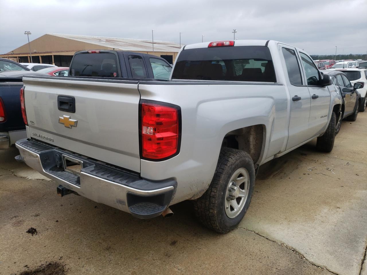Photo 4 from auction – 2017 CHEVROLET SILVERADO with VIN 1GCRCNEH5HZ168041