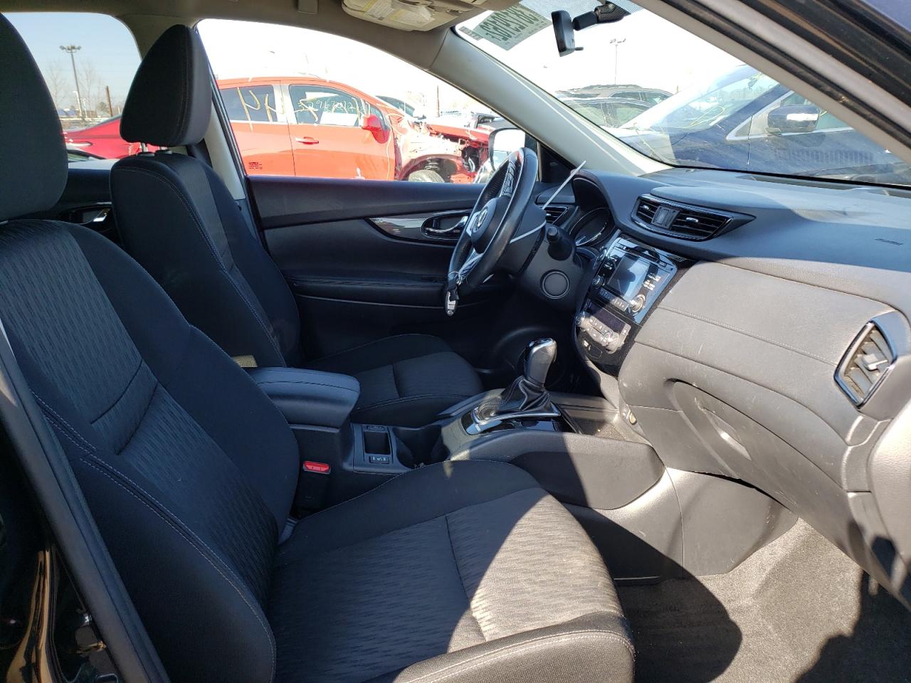 Photo 5 from auction – 2017 NISSAN ROGUE S with VIN KNMAT2MV6HP540744