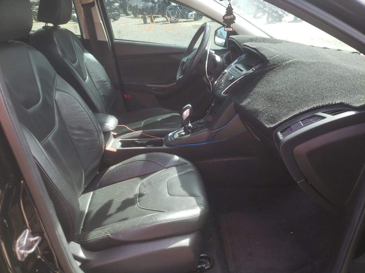 Photo 5 from auction – 2016 FORD FOCUS SE with VIN 1FADP3F22GL339512
