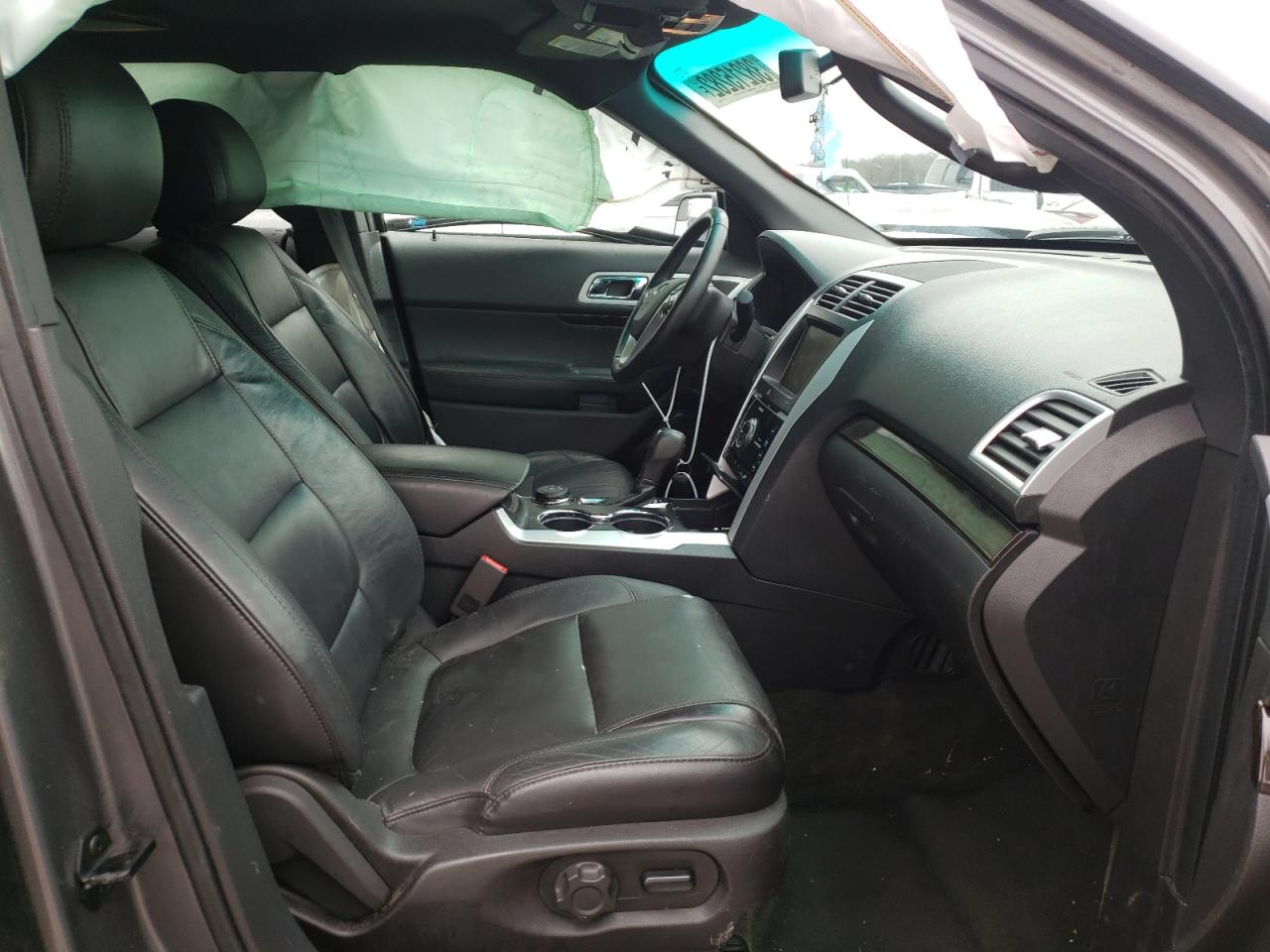 Photo 5 from auction – 2014 FORD EXPLORER L with VIN 1FM5K8F86EGC48999