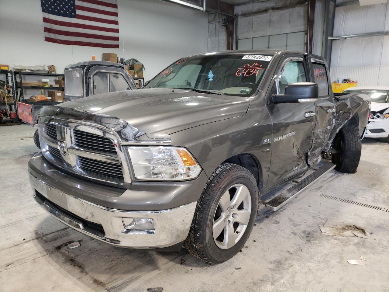 Фото 2 с аукциона – 2012 DODGE RAM 1500 S с VIN 1C6RD7GT6CS196434