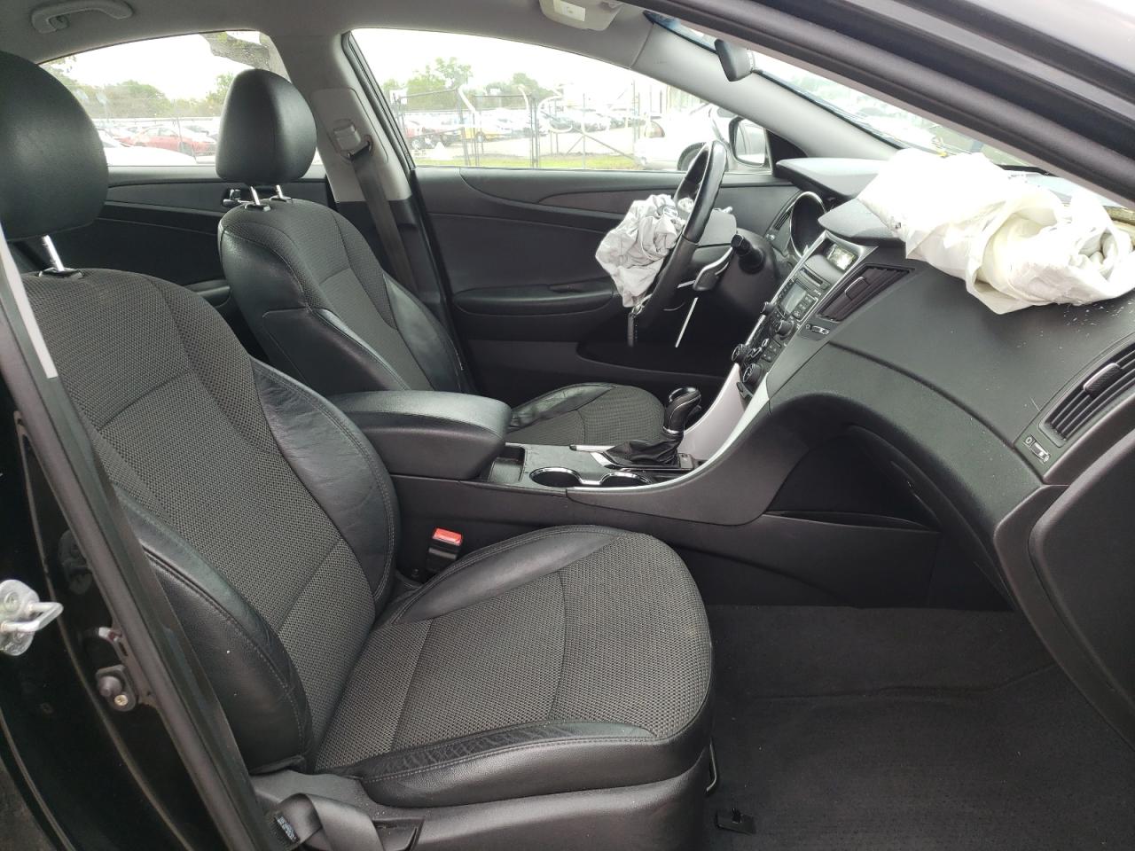 Photo 5 from auction – 2011 HYUNDAI SONATA SE with VIN 5NPEC4AB3BH317989