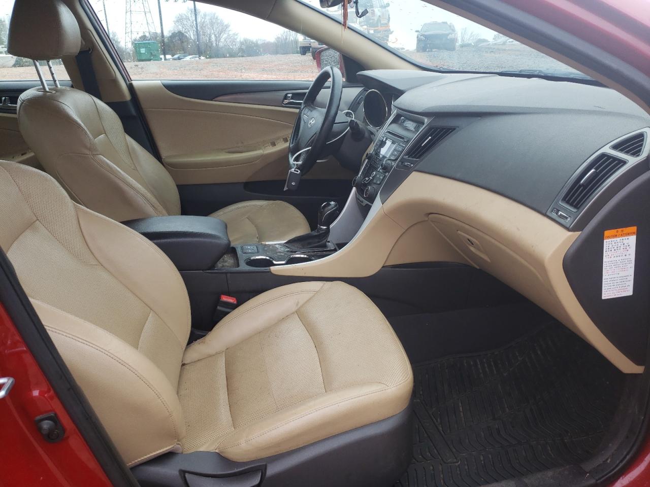 Photo 5 from auction – 2012 HYUNDAI SONATA HYB with VIN KMHEC4A42CA020671