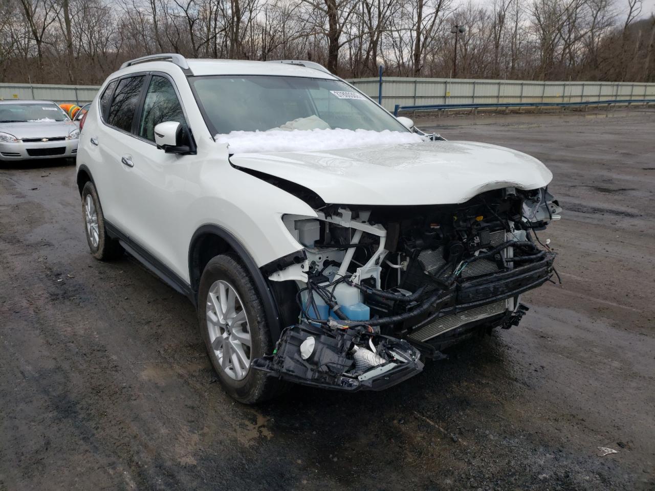 NISSAN ROGUE S 2017 with VIN KNMAT2MVXHP614084 - Photo from auction