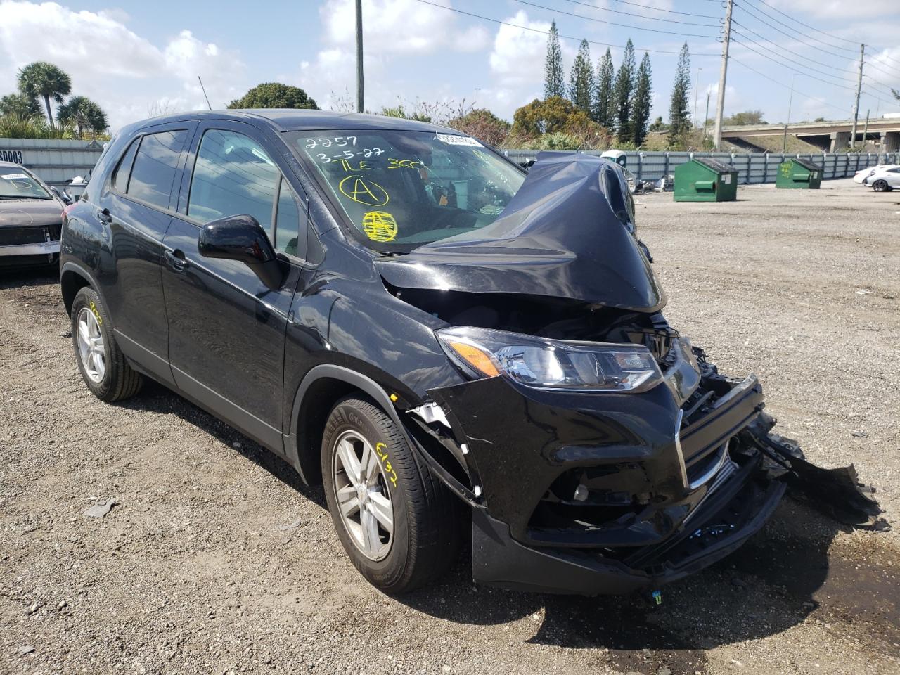 CHEVROLET TRAX LS 2020 with VIN KL7CJKSB4LB332257 - Photo from auction