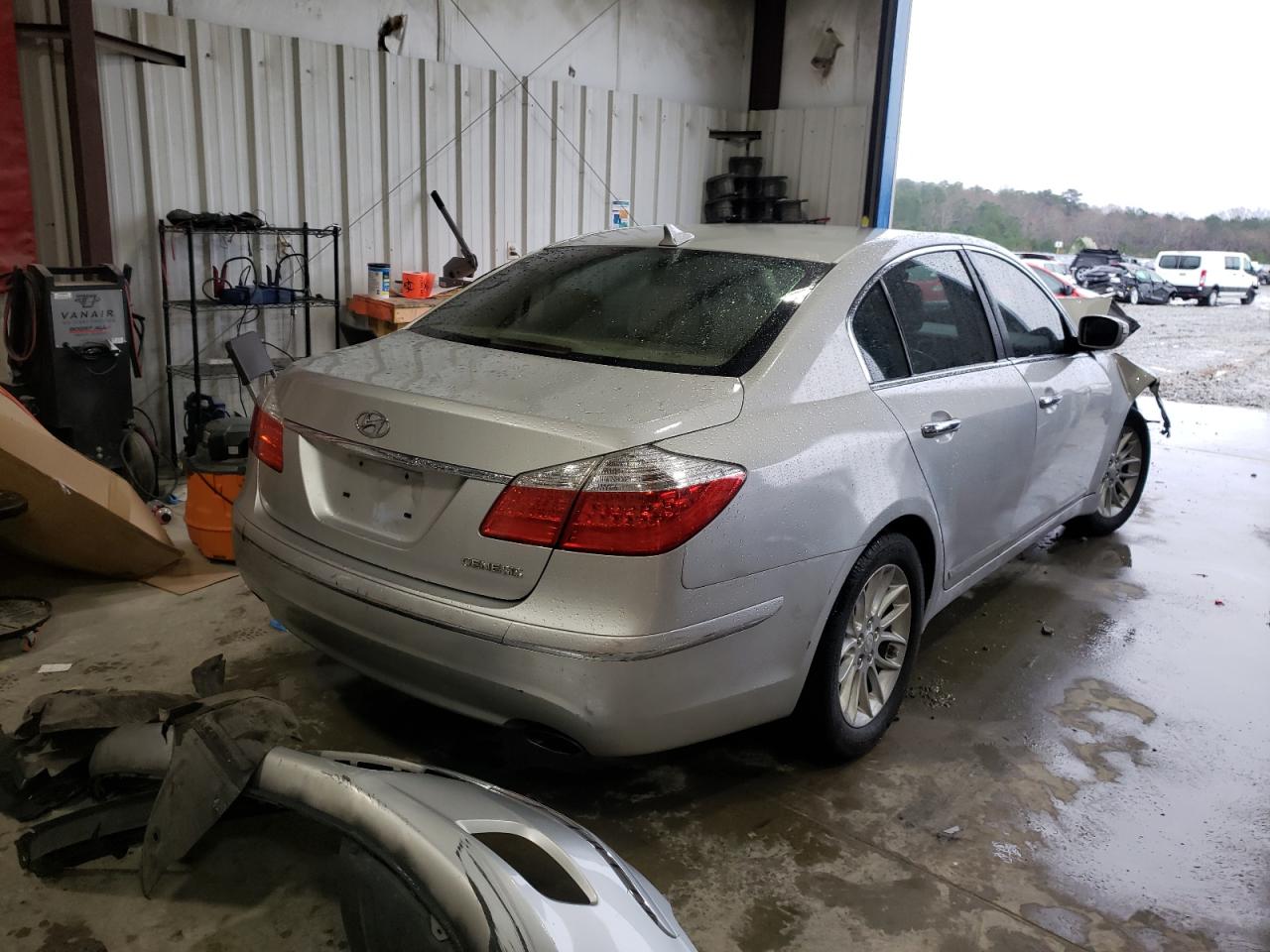 Фото 4 с аукциона – 2011 HYUNDAI GENESIS 3. с VIN KMHGC4DE8BU133003
