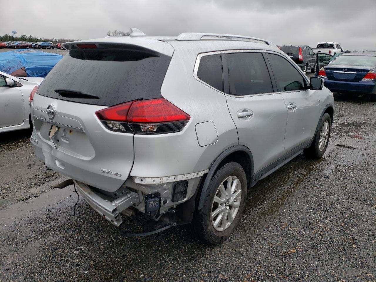Photo 4 from auction – 2017 NISSAN ROGUE S with VIN KNMAT2MV8HP593087