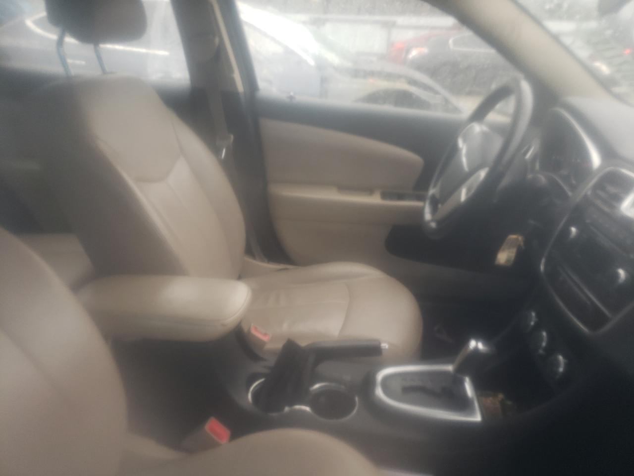 Photo 5 from auction – 2012 CHRYSLER 200 TOURIN with VIN 1C3CCBBB5CN125103