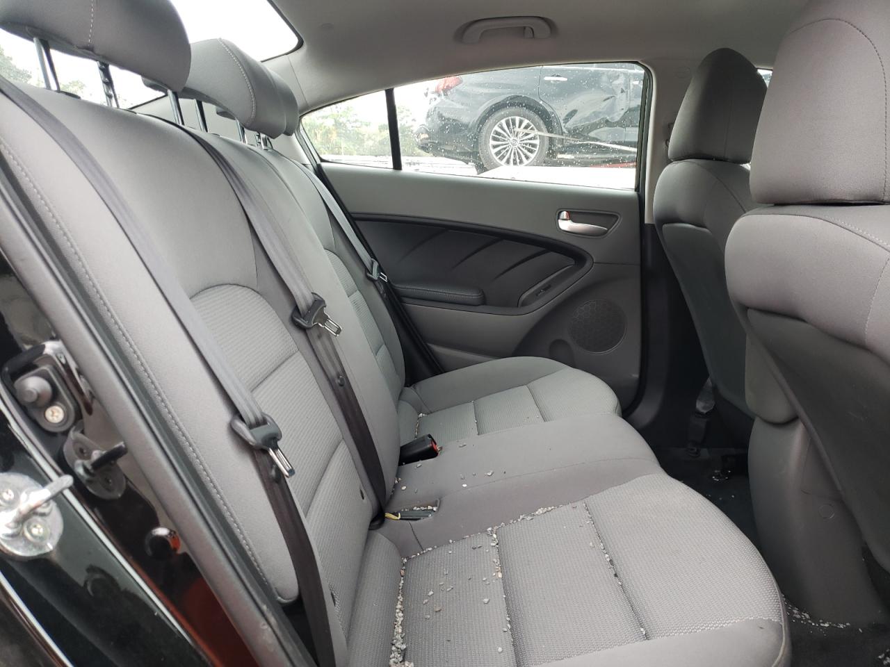 Photo 6 from auction – 2018 KIA FORTE LX with VIN 3KPFK4A7XJE168230