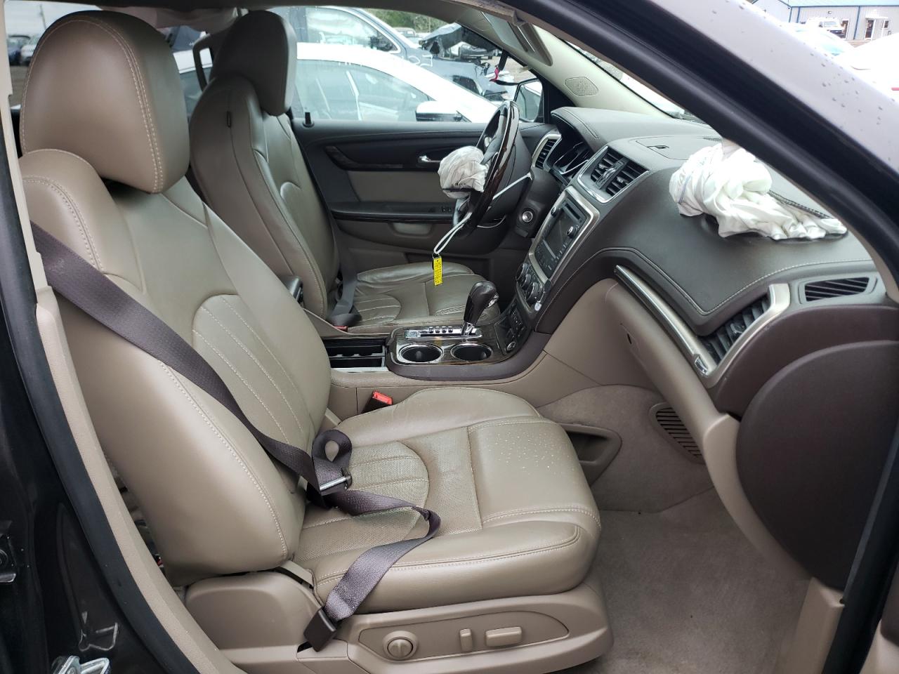 Photo 5 from auction – 2016 GMC ACADIA DEN with VIN 1GKKVTKD7GJ264191