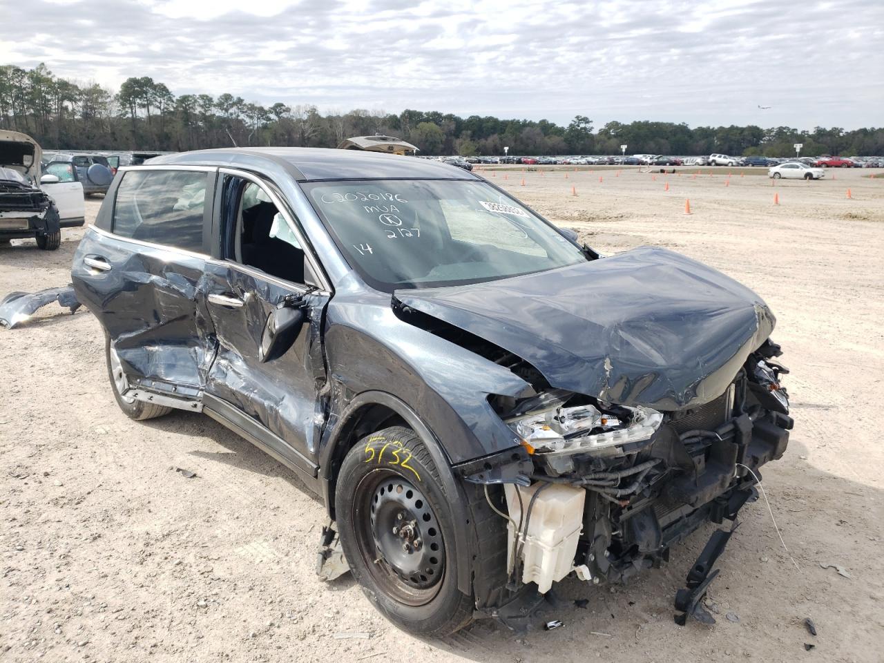 NISSAN ROGUE S 2014 with VIN 5N1AT2ML2EC860298 - Photo from auction