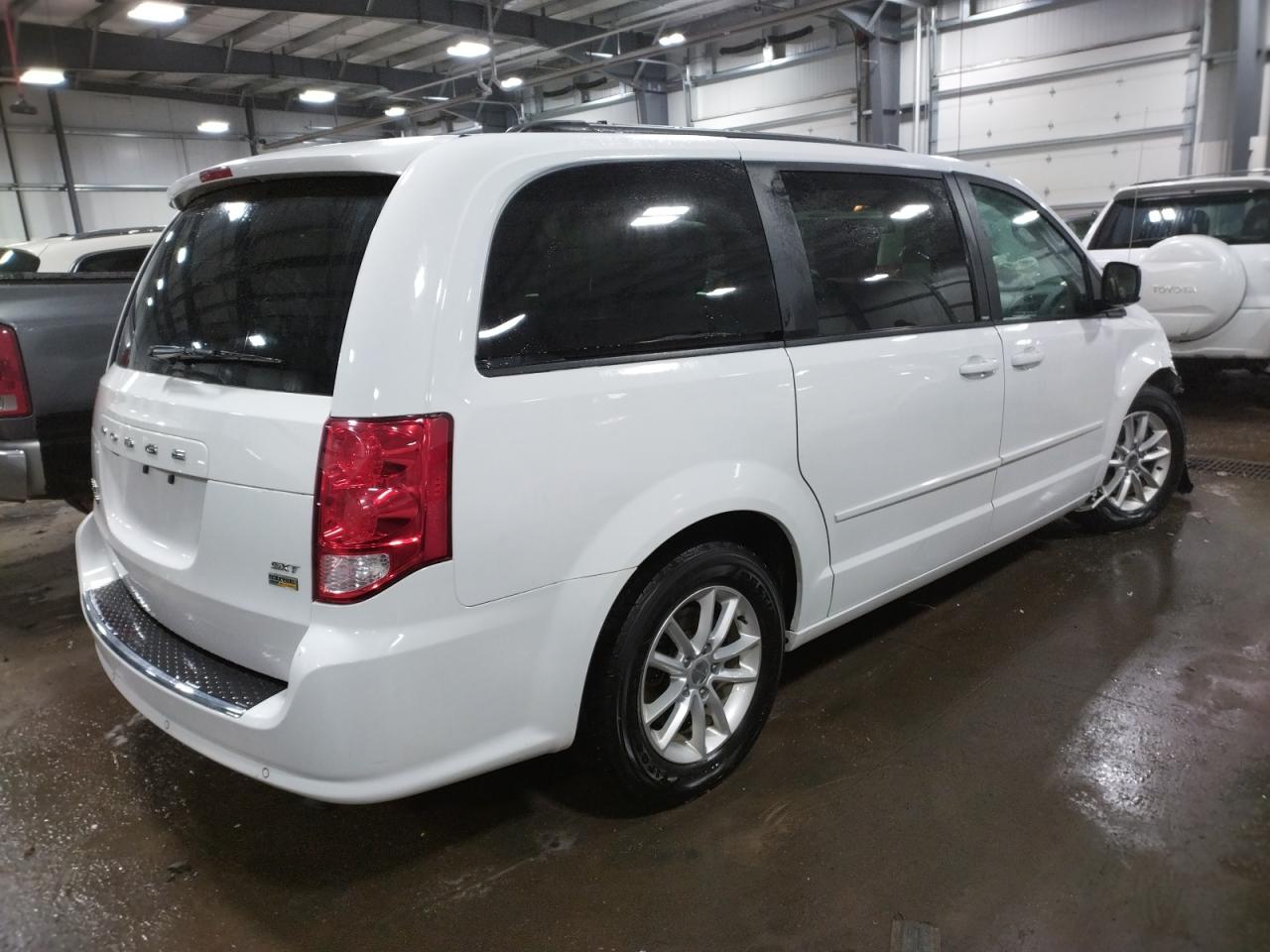 Photo 4 from auction – 2014 DODGE GRAND CARA with VIN 2C4RDGCG1ER265598