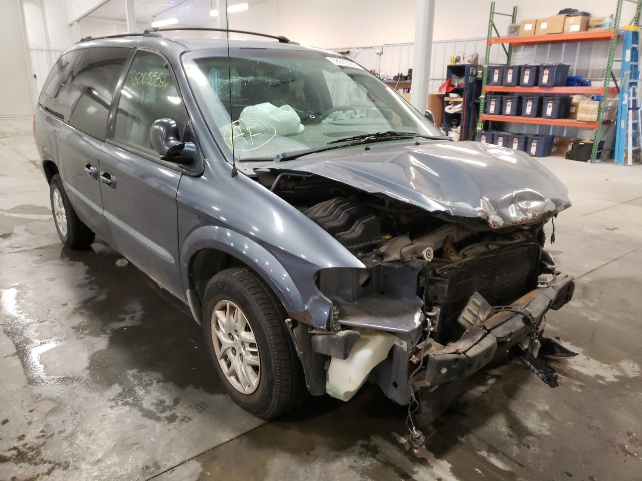 DODGE GRAND CARA 2002 with VIN 1B4GP44382B534082 - Photo from auction