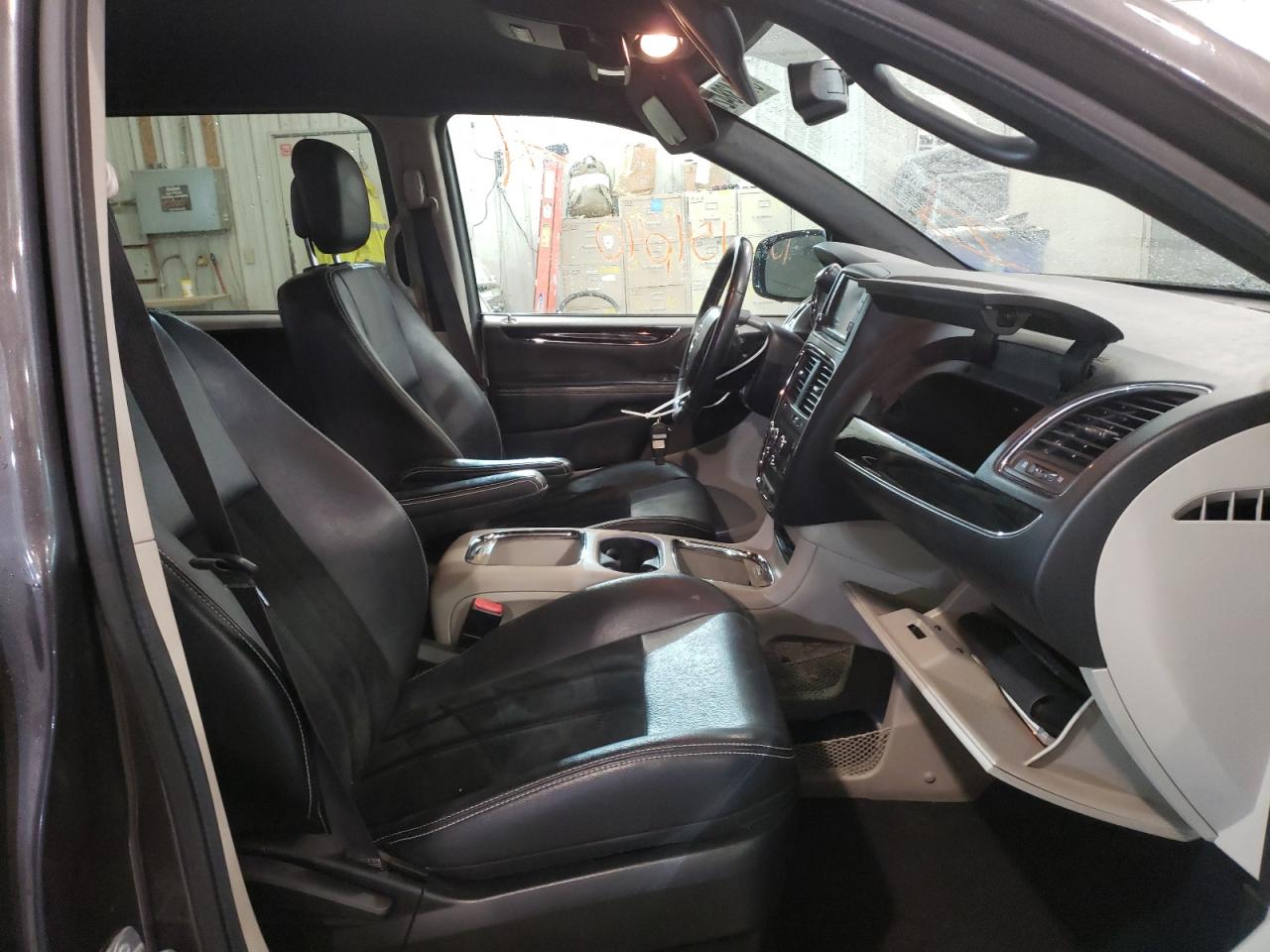 Photo 5 from auction – 2017 DODGE GRAND CARA with VIN 2C4RDGCG7HR737985