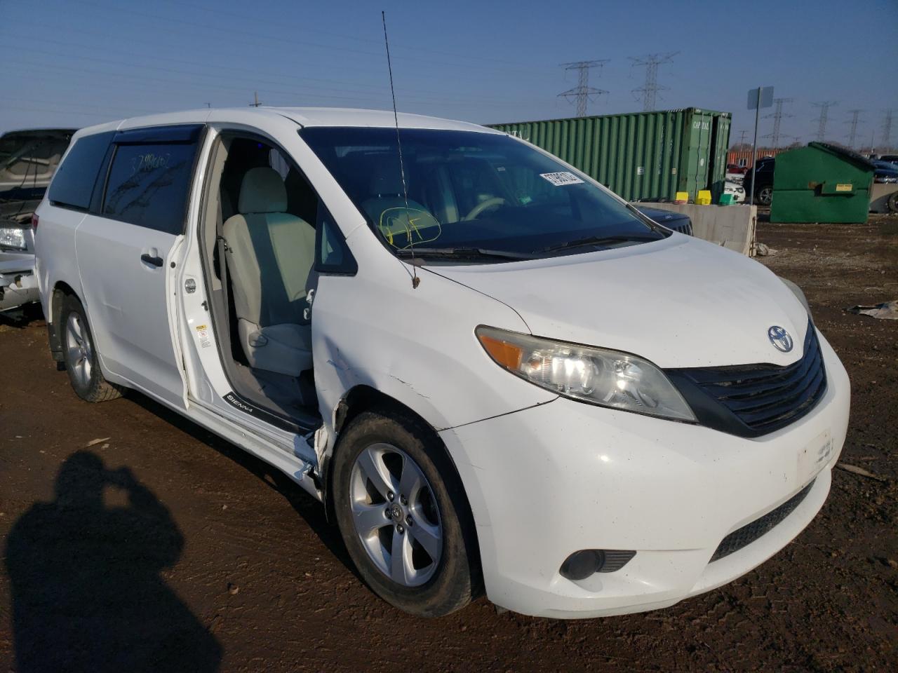 TOYOTA SIENNA BAS 2011 with VIN 5TDKA3DC9BS004060 - Photo from auction