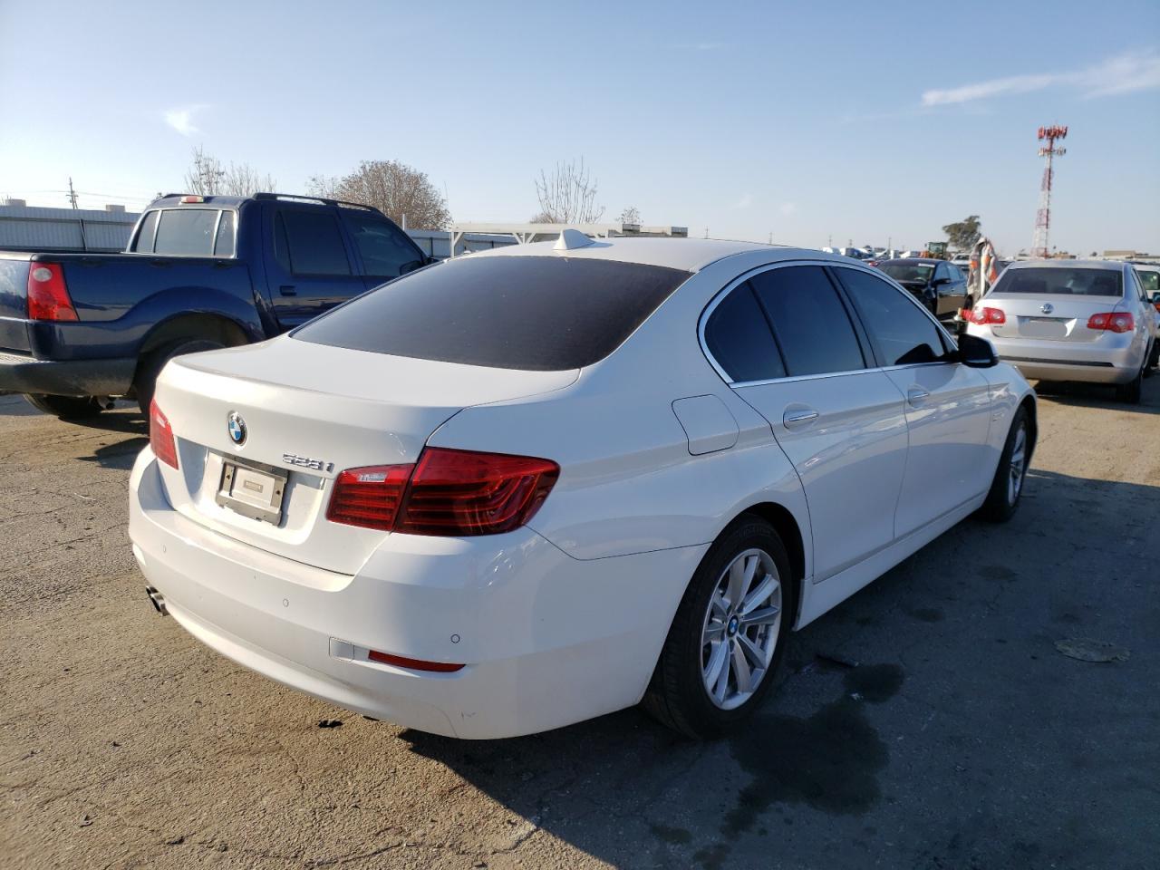 Photo 4 from auction – 2016 BMW 528 I with VIN WBA5A5C55GG352853