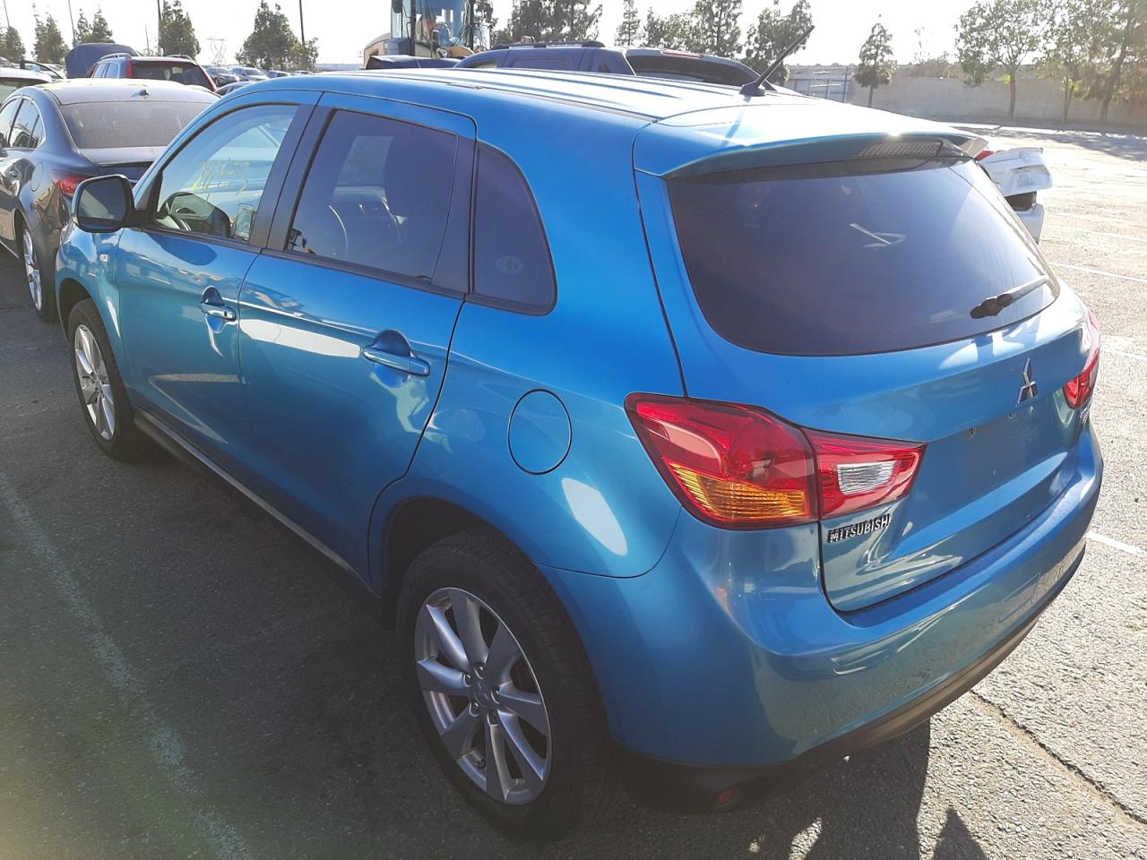 Photo 3 from auction – 2014 MITSUBISHI OUTLANDER with VIN 4A4AP3AU2EE026072
