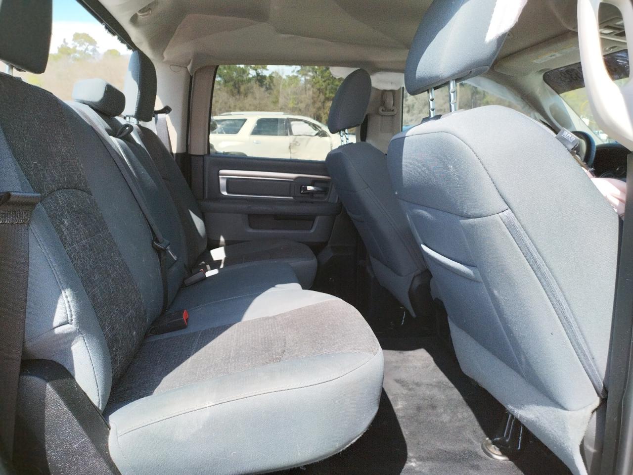 Photo 6 from auction – 2017 RAM 1500 SLT with VIN 3C6RR6LT3HG602170