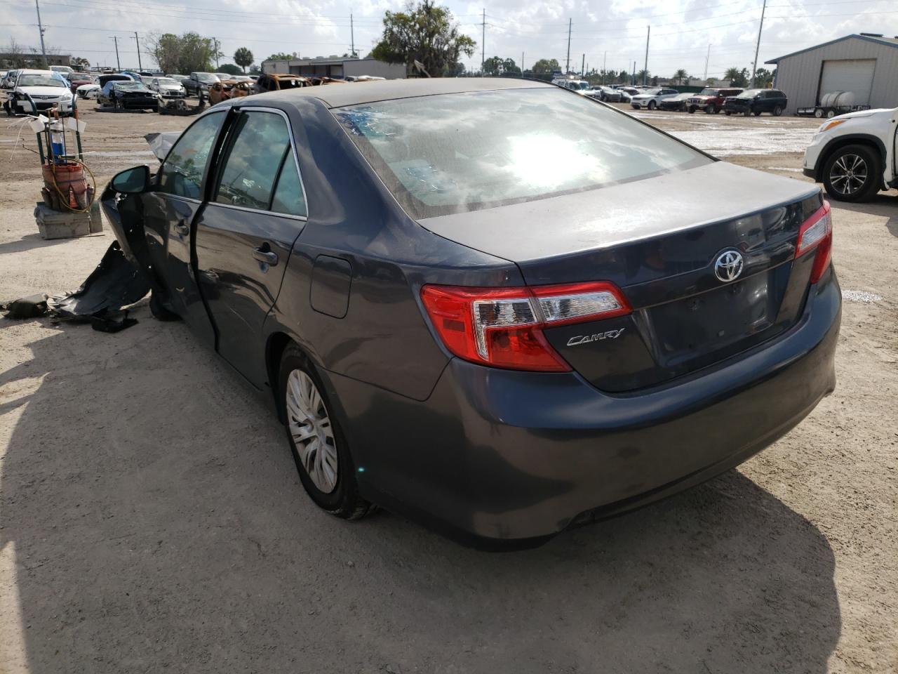 Photo 3 from auction – 2012 TOYOTA CAMRY BASE with VIN 4T1BF1FK6CU629017