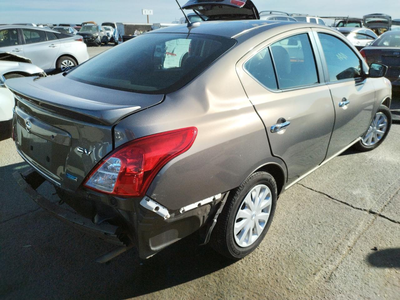 Photo 4 from auction – 2015 NISSAN VERSA S with VIN 3N1CN7AP1FL916655