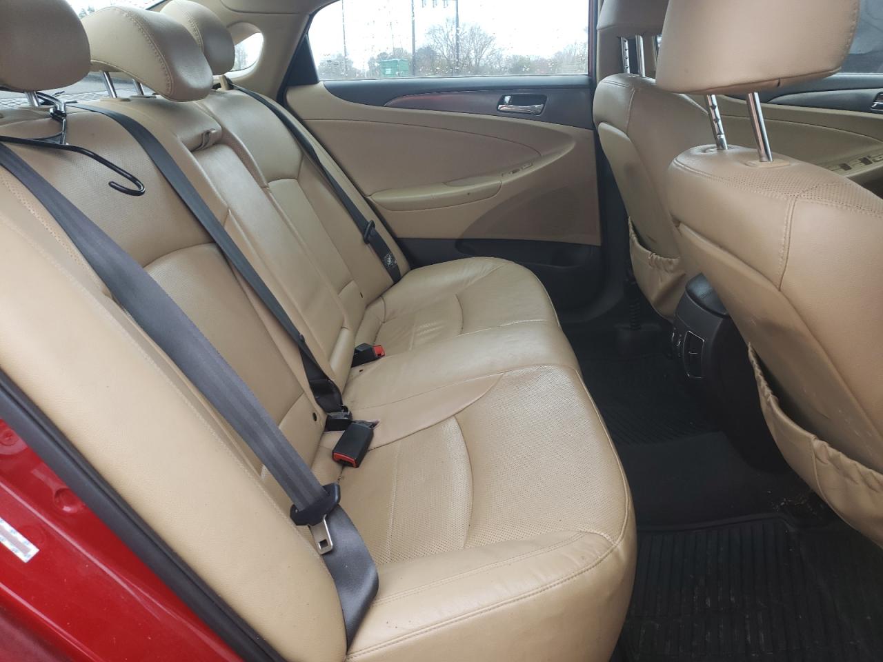 Photo 6 from auction – 2012 HYUNDAI SONATA HYB with VIN KMHEC4A42CA020671