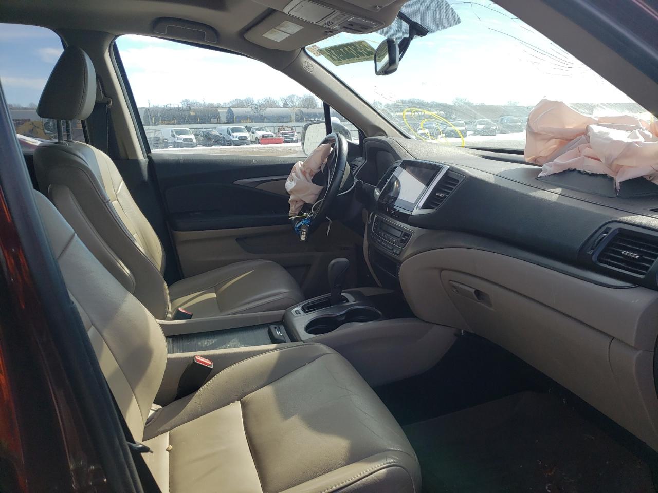 Photo 5 from auction – 2016 HONDA PILOT EXL with VIN 5FNYF6H50GB058545