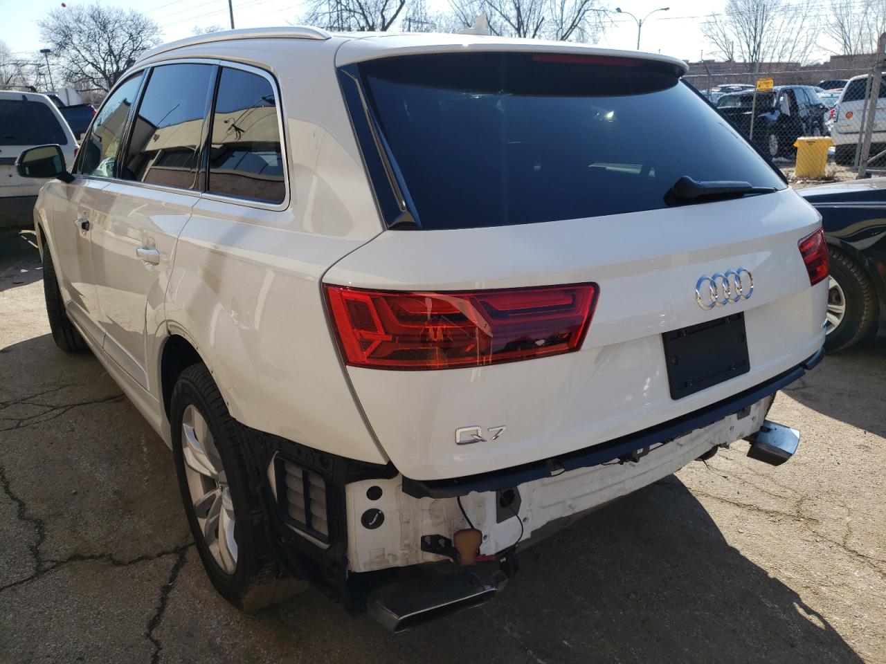 Photo 3 from auction – 2017 AUDI Q7 PREMIUM with VIN WA1LHAF72HD052079