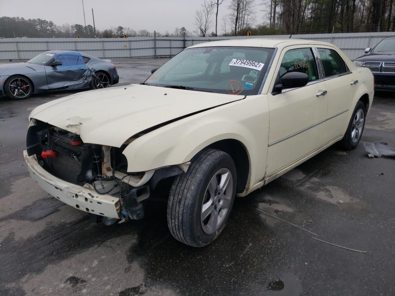 Photo 2 from auction – 2008 CHRYSLER 300 LX with VIN 2C3KA43R68H222464