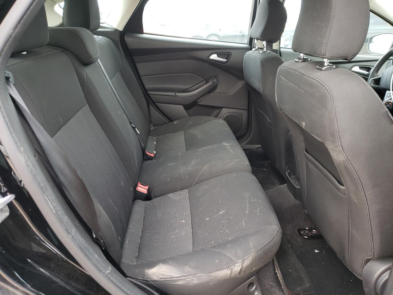 Photo 6 from auction – 2017 FORD FOCUS SE with VIN 1FADP3K22HL283854