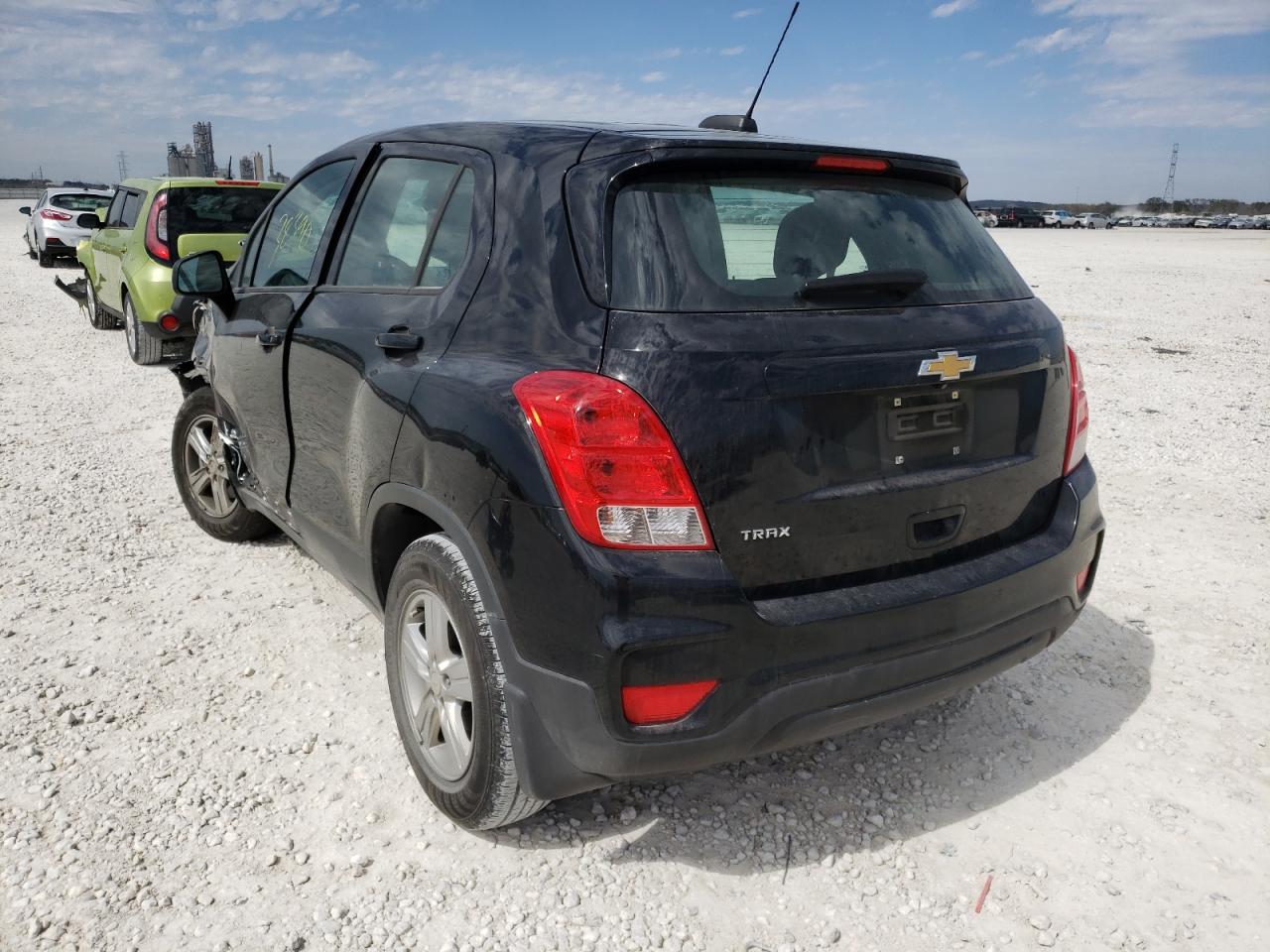 Photo 3 from auction – 2019 CHEVROLET TRAX LS with VIN 3GNCJKSB3KL359151