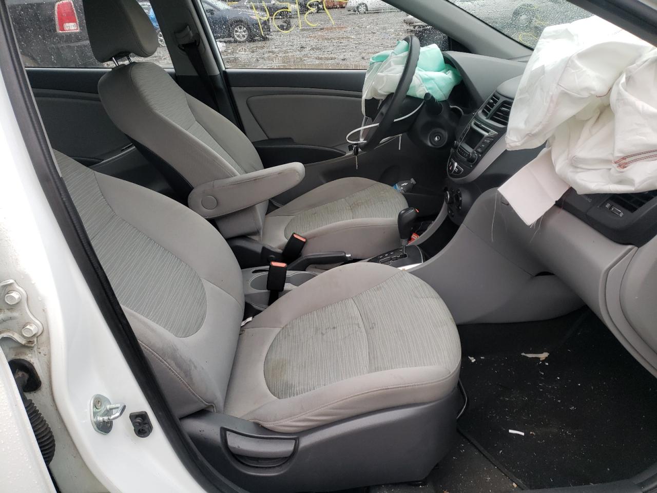 Photo 5 from auction – 2016 HYUNDAI ACCENT SE with VIN KMHCT4AE4GU012463