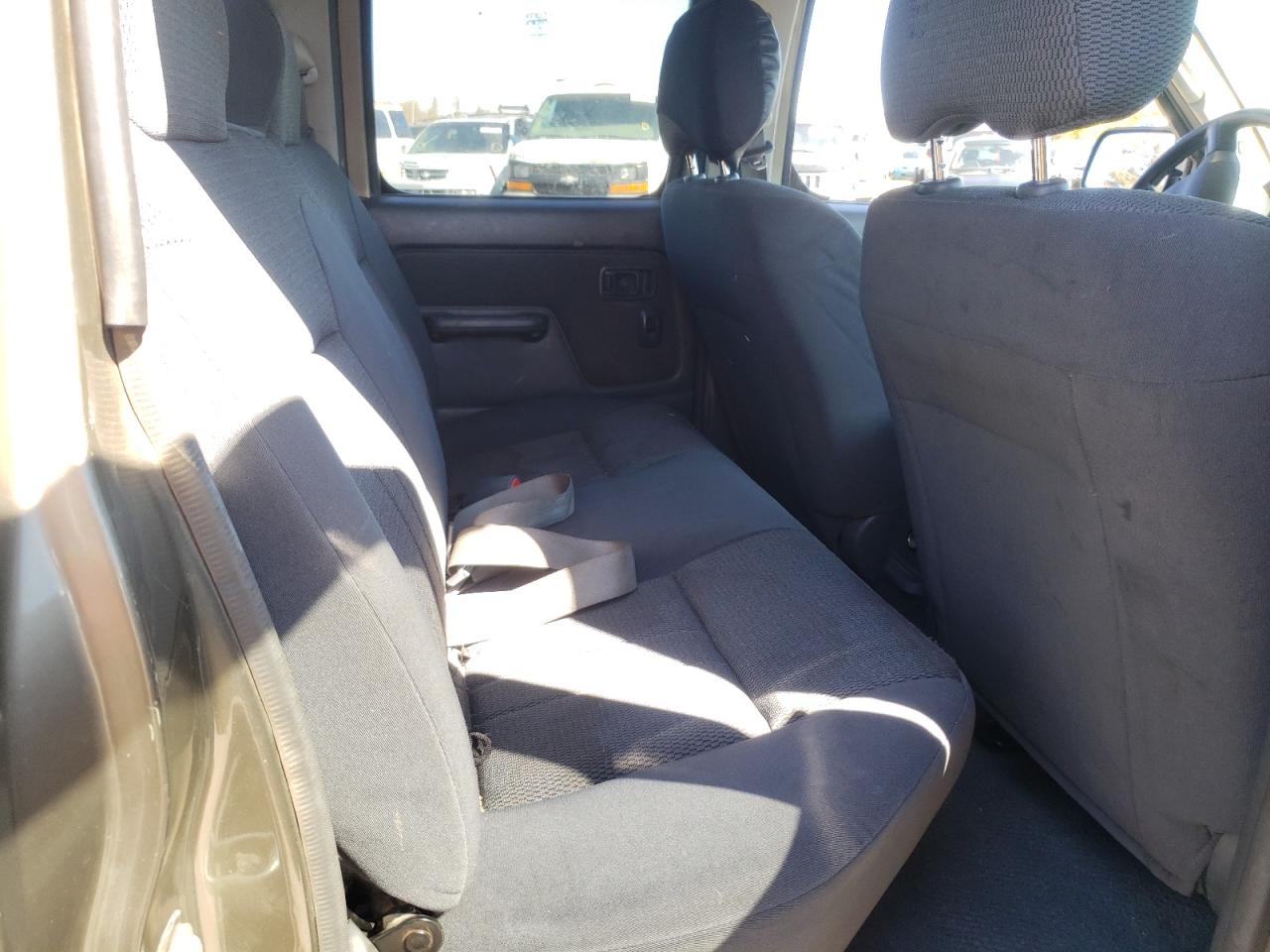 Photo 6 from auction – 2002 NISSAN FRONTIER C with VIN 1N6ED29Y42C366735