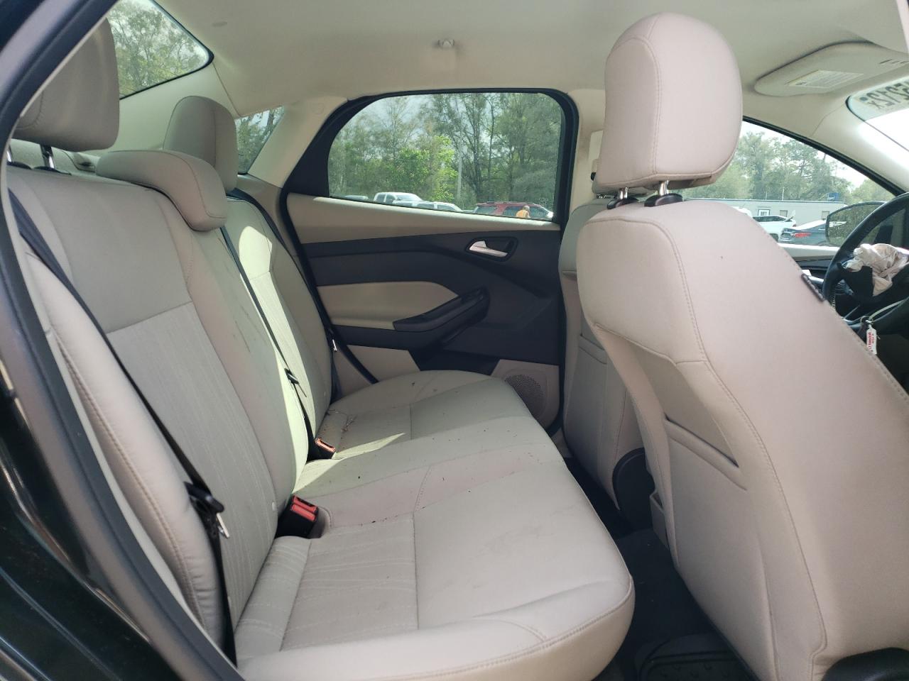 Photo 6 from auction – 2015 FORD FOCUS SE with VIN 1FADP3F25FL339101