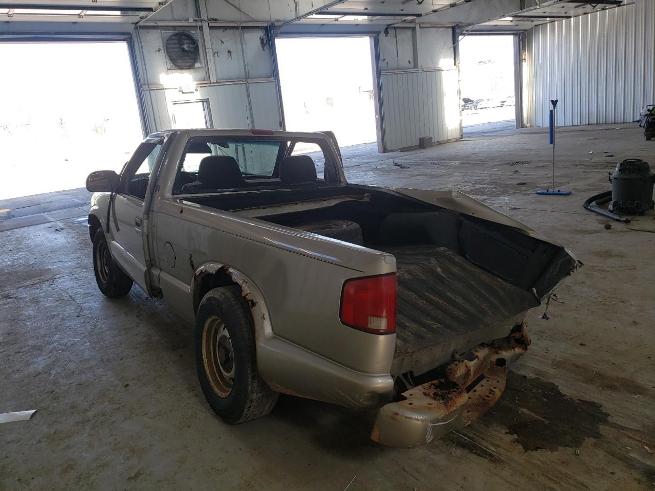 Фото 3 с аукциона – 2001 GMC SONOMA с VIN 1GTCS145118248277